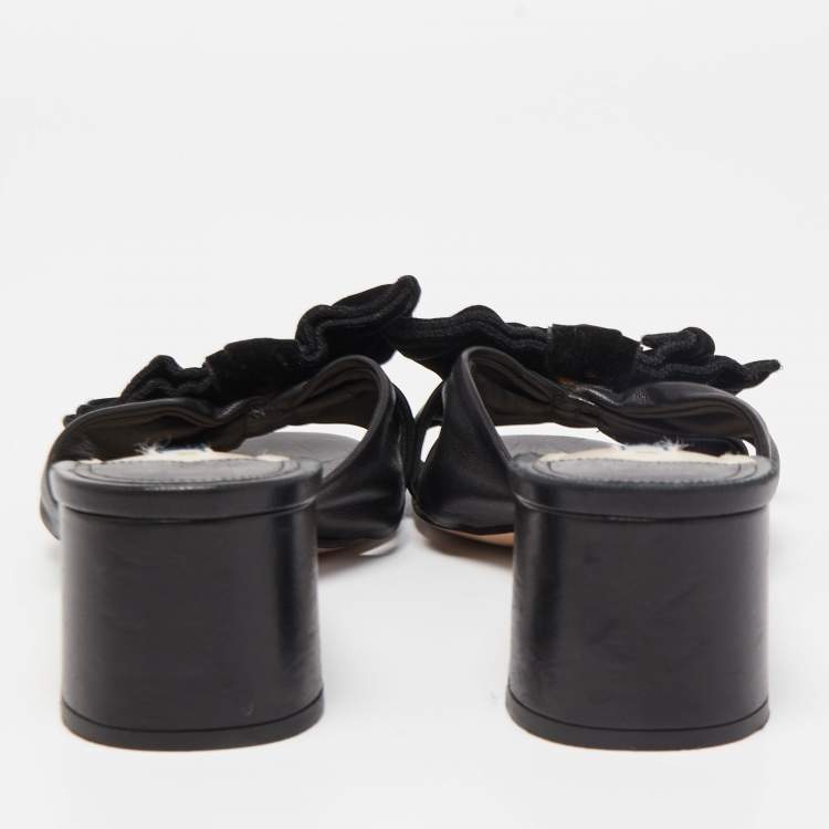 مملوكة مسبقًا Prada Black Leather Bow Slide Sandals Size 39.5