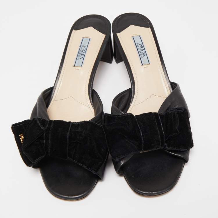 مملوكة مسبقًا Prada Black Leather Bow Slide Sandals Size 39.5