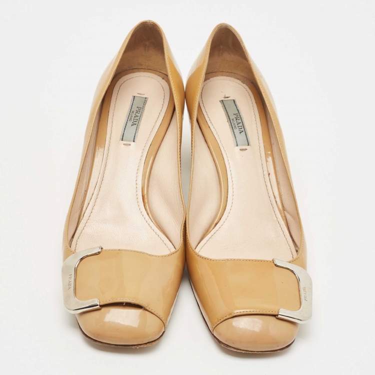 Pre Owned Prada Beige Patent Leather Block Heel Square Toe Pumps Size 38