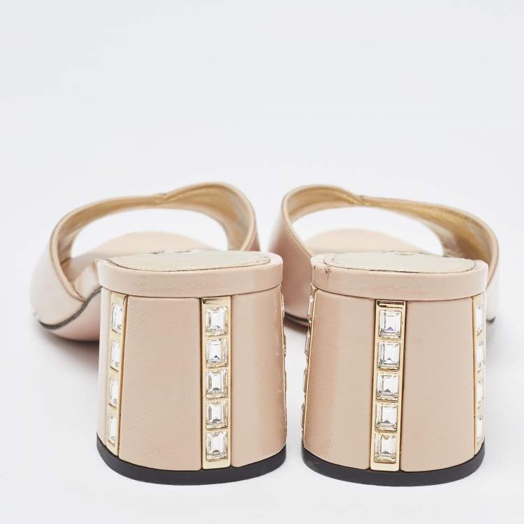 Pre Owned Prada Beige Patent Leather Slide Sandals Size 38