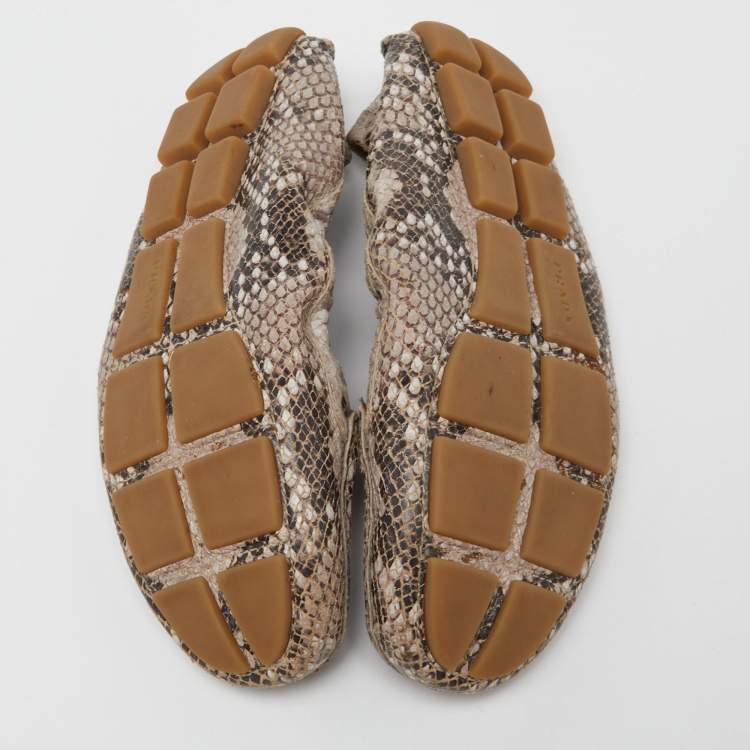 Pre Owned Prada Grey Python Embossed Leather Scrunch Slip On Loafers Size 36