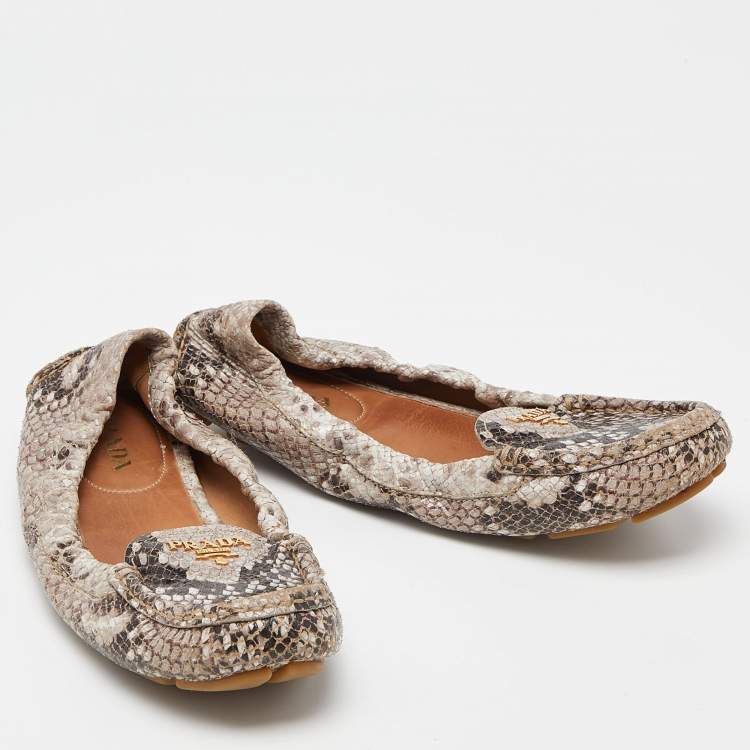 Pre Owned Prada Grey Python Embossed Leather Scrunch Slip On Loafers Size 36