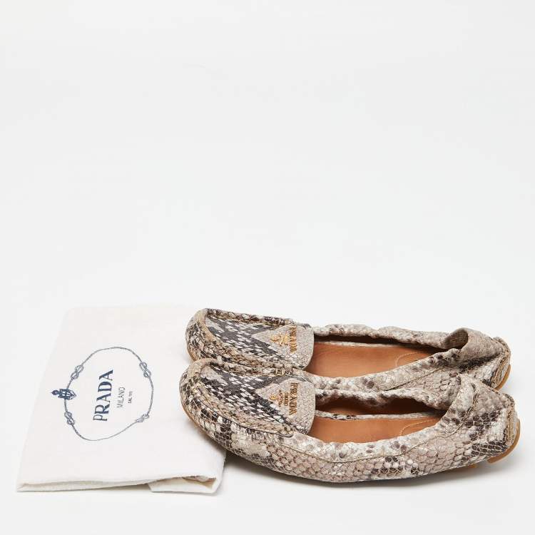Pre Owned Prada Grey Python Embossed Leather Scrunch Slip On Loafers Size 36
