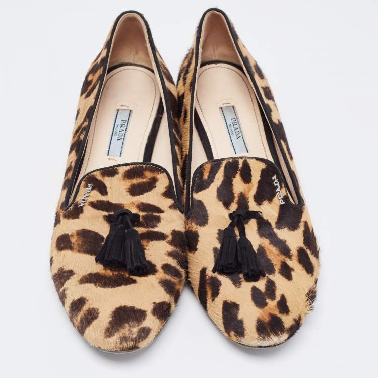 مملوكة مسبقًا Prada Beige/Brown Leopard Print Calf Hair Smoking Slippers Size 38.5