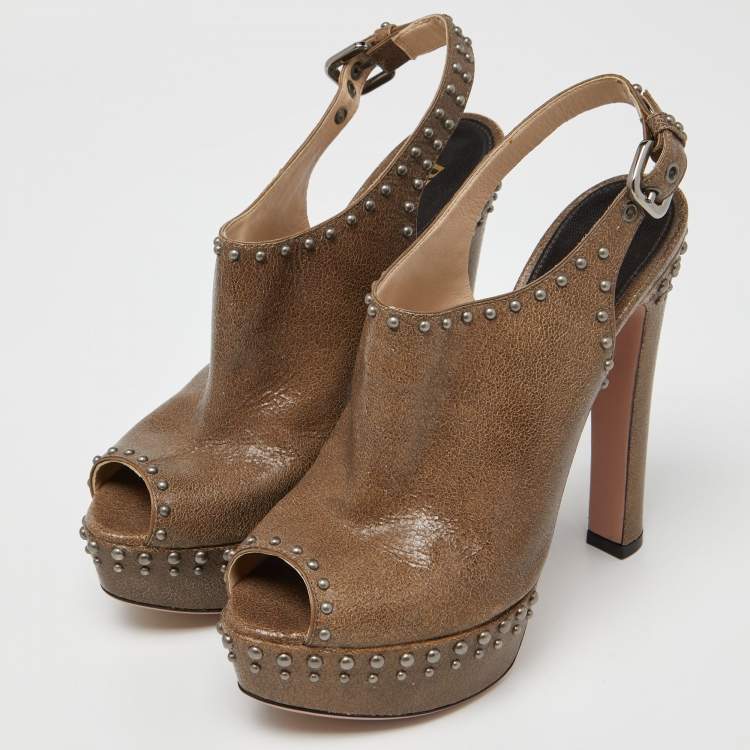 Pre Owned Prada Brown Textured Leather Studded Platform Slingback Sandals Size 38.5