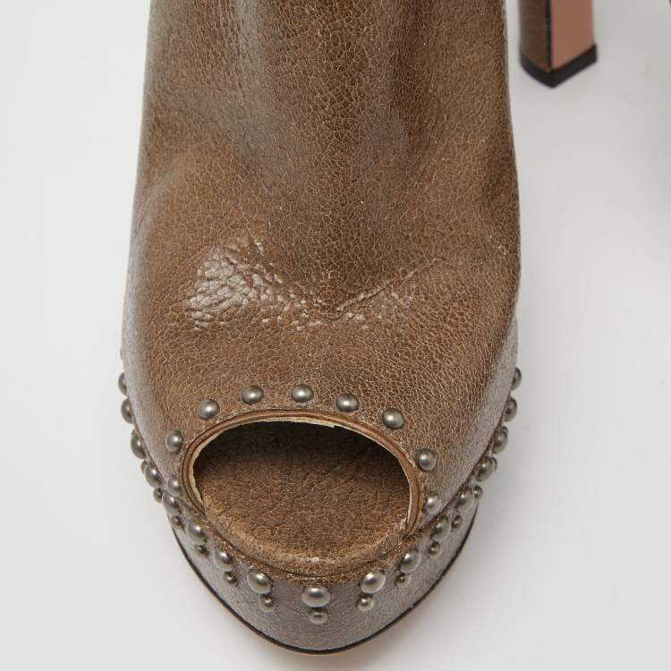 Pre Owned Prada Brown Textured Leather Studded Platform Slingback Sandals Size 38.5