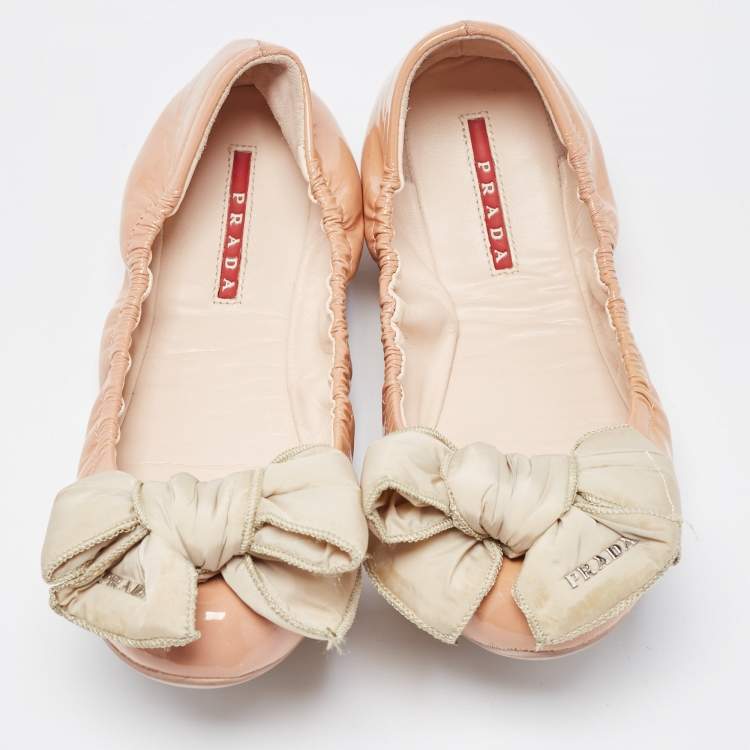 Pre Owned Prada Beige Patent Leather Bow Scrunch Ballet Flats Size 36.5
