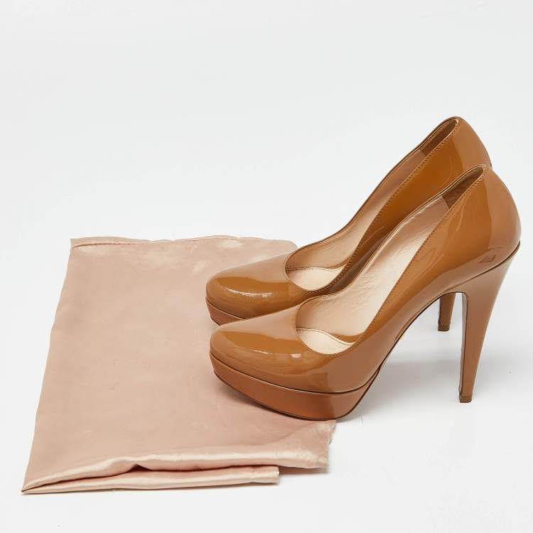 Pre Owned Prada Beige Patent Leather Platform Pumps Size 38