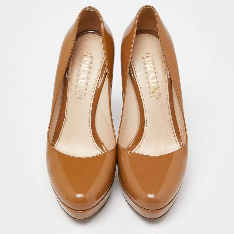 Pre Owned Prada Beige Patent Leather Platform Pumps Size 38
