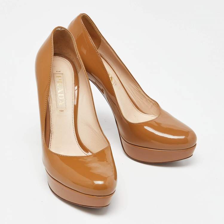 Pre Owned Prada Beige Patent Leather Platform Pumps Size 38