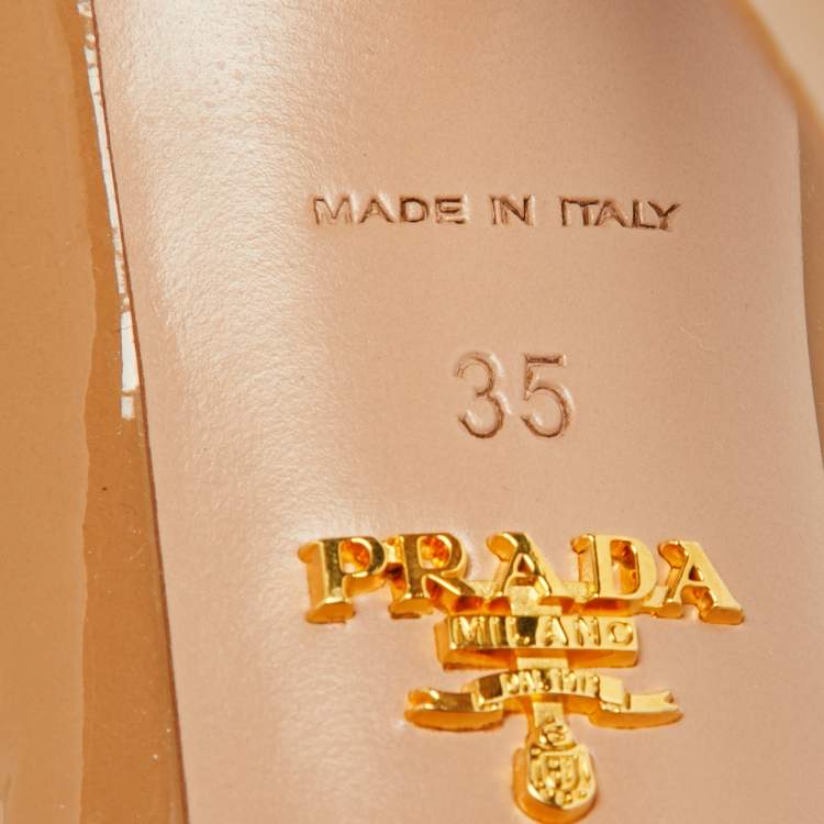 مملوكة مسبقًا Prada Beige Patent Leather Platform Pumps Size 35
