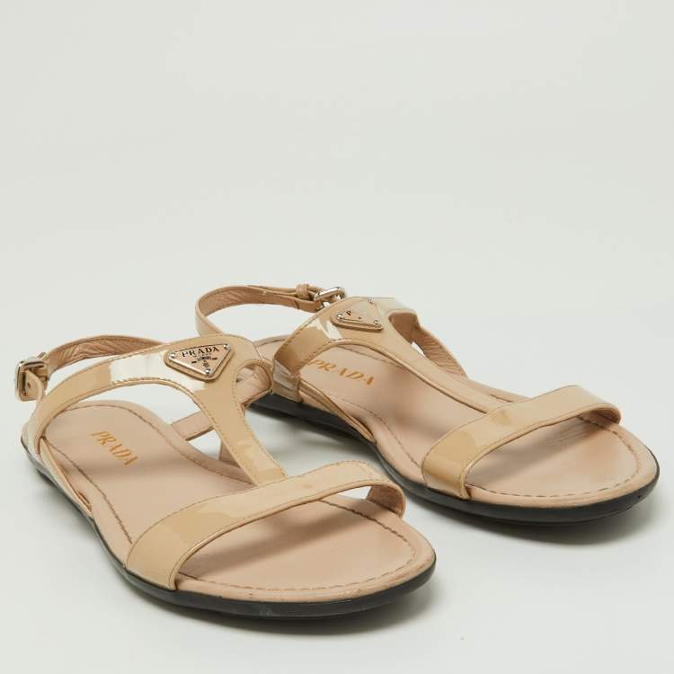 Pre Owned Prada Beige Patent Leather Flat Sandals Size 39