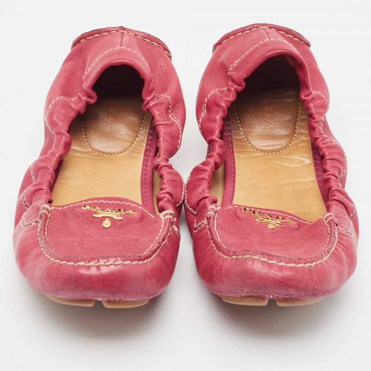 Pre Owned Prada Pink Leather Scrunch Slip On Loafers Size 36.5