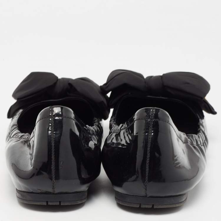 Pre Owned Prada Black Patent Leather Scrunch Ballet Flats Size 37