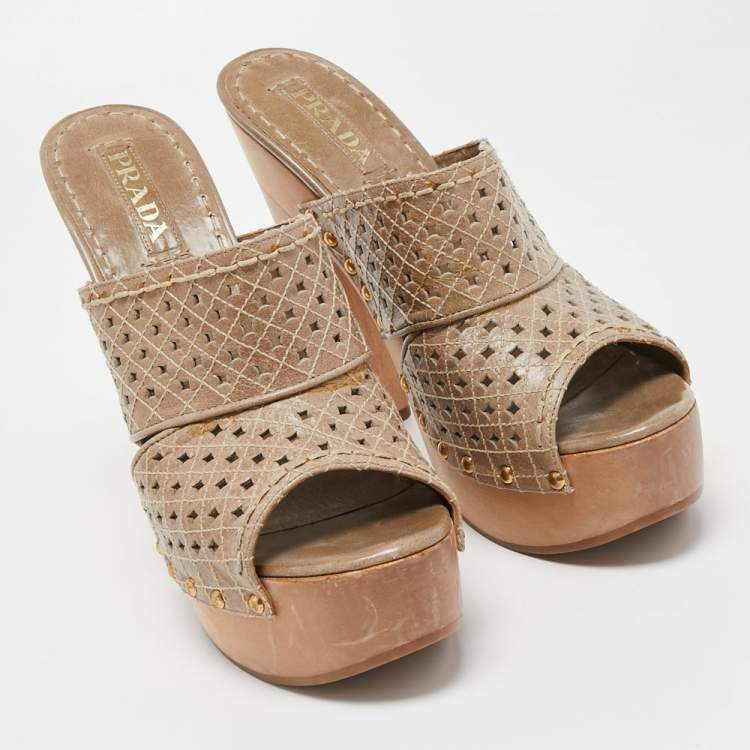 Pre Owned Prada Green Leather Platform Clogs Size 40