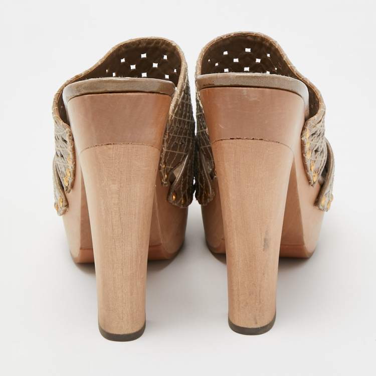 Pre Owned Prada Green Leather Platform Clogs Size 40