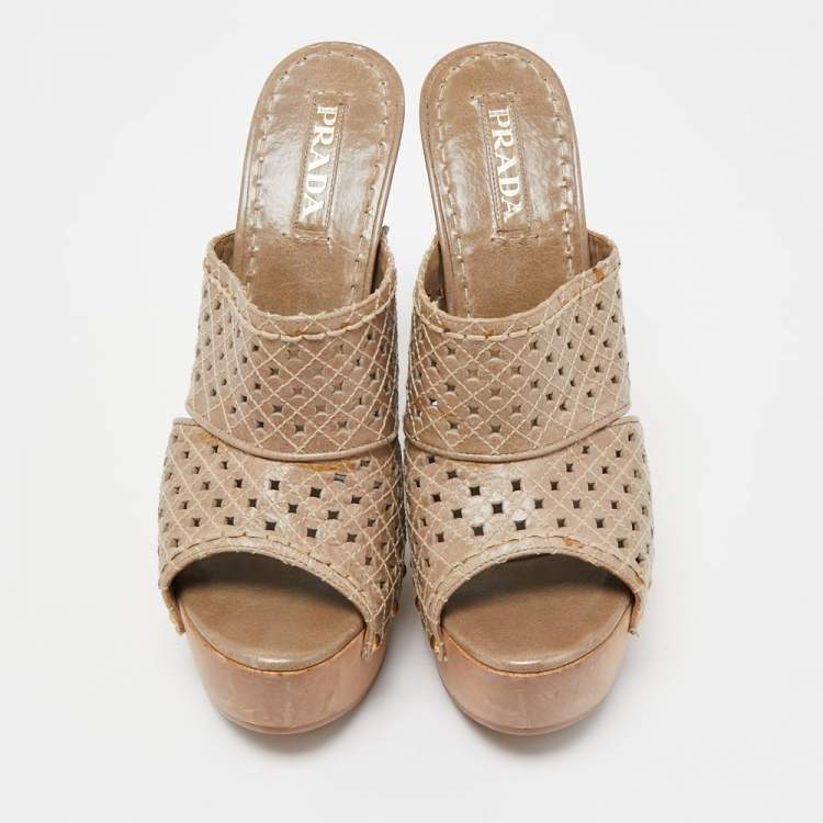 Pre Owned Prada Green Leather Platform Clogs Size 40