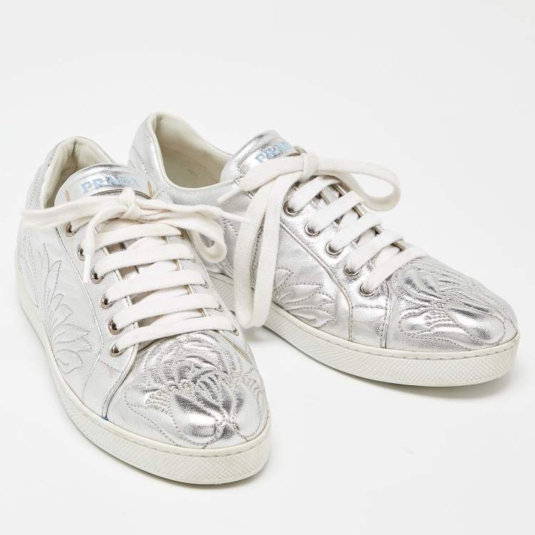 مملوكة مسبقًا Prada Silver Embroidered Leather Low Top Sneakers Size 38