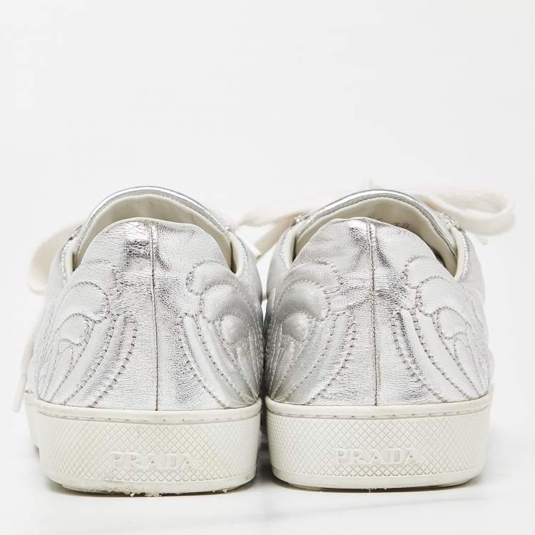 مملوكة مسبقًا Prada Silver Embroidered Leather Low Top Sneakers Size 38