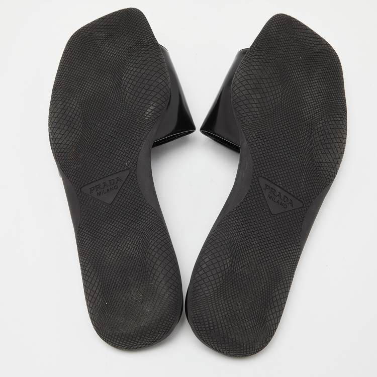 Pre Owned Prada Black Patent Leather Flat Slides Size 39
