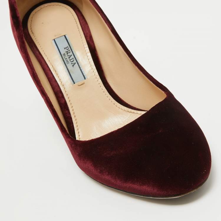 Pre Owned Prada Burgundy Velvet Pointed Toe Block Heel Pumps Size 35.5