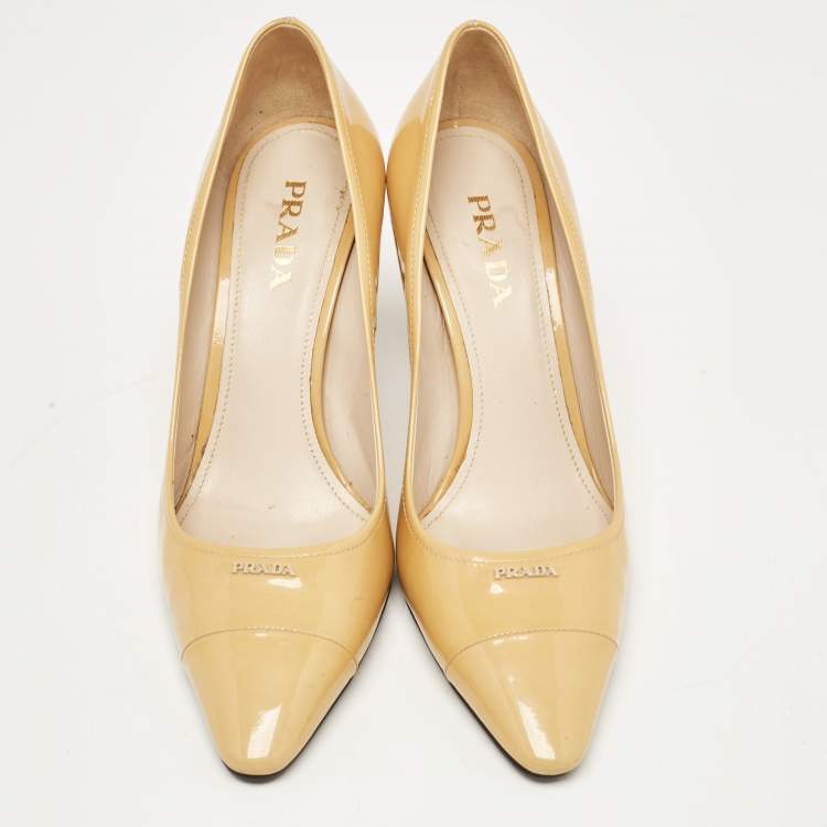 Pre Owned Prada Beige Patent Leather Pointed Toe Pumps Size 39.5