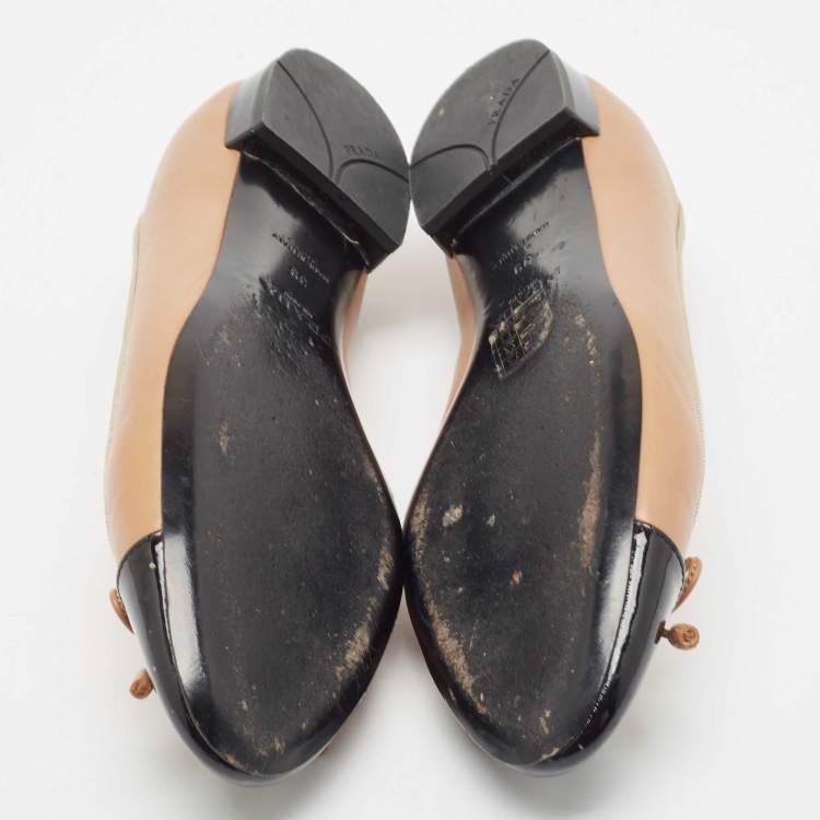 Pre Owned Prada Beige/Black Patent and Leather Ballet Flats Size 39