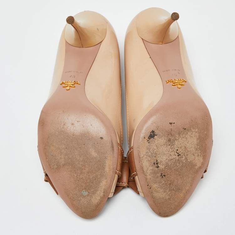 مملوكة مسبقًا Prada Beige Patent Leather Bow Detail Block Heel Pumps Size 40