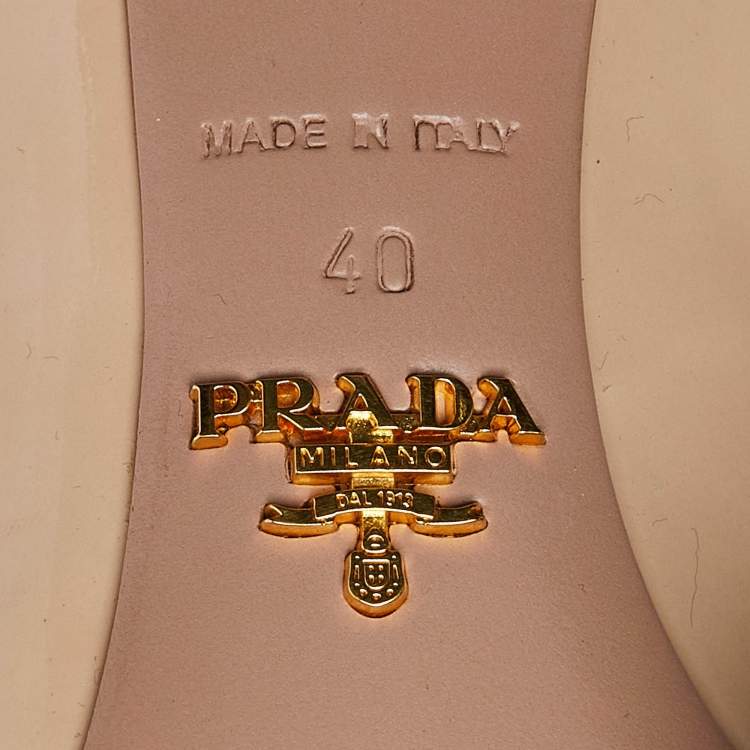 مملوكة مسبقًا Prada Beige Patent Leather Bow Detail Block Heel Pumps Size 40
