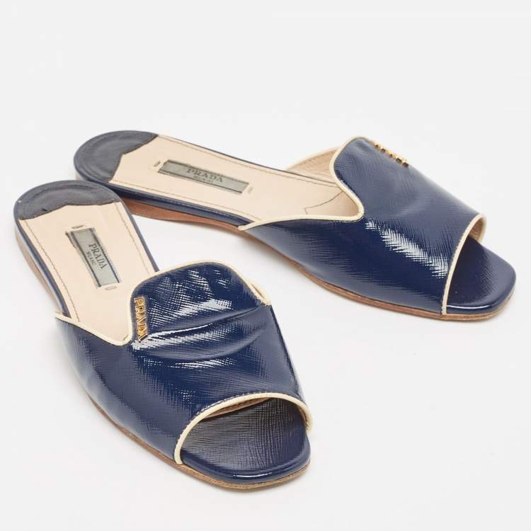 Pre Owned Gucci Navy Blue Vernice Saffiano Leather Flat Slides Size 36