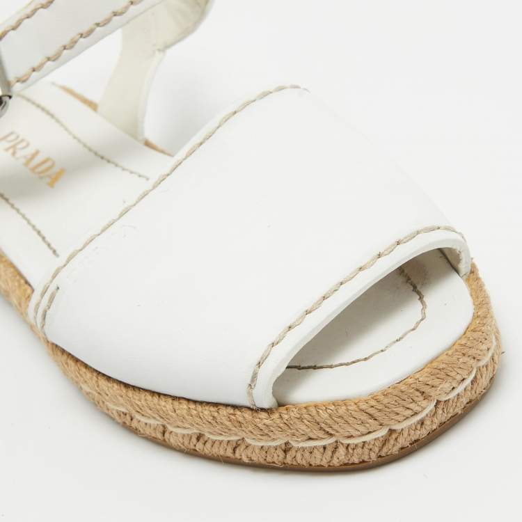 مملوكة مسبقًا Prada  White Leather Slingback Espadrille Sandals Size 38
