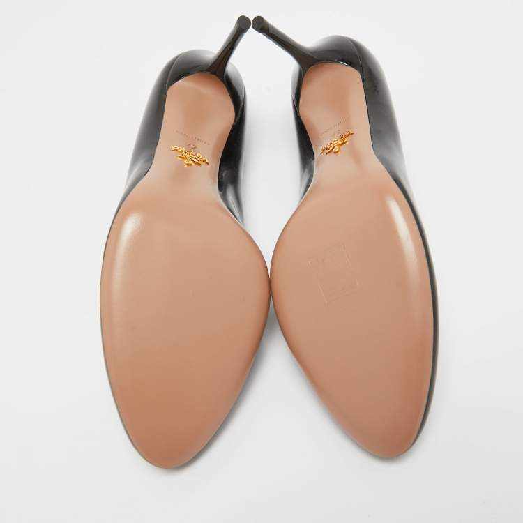 Pre Owned Prada Black Patent Leather Round Toe Pumps Size 42