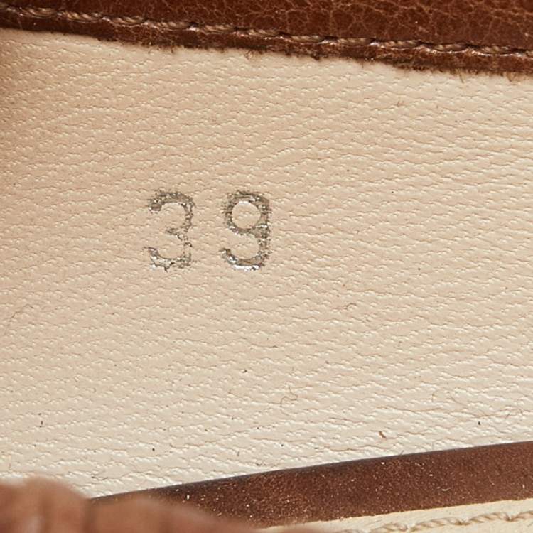 Pre Owned Prada Brown Leather Round Toe Pumps Size 39