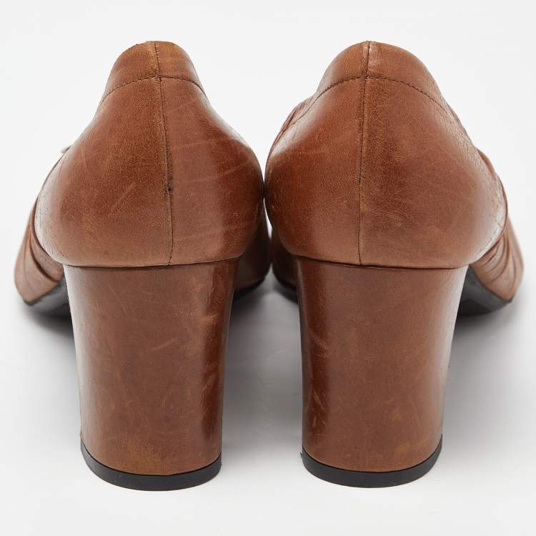 Pre Owned Prada Brown Leather Round Toe Pumps Size 39