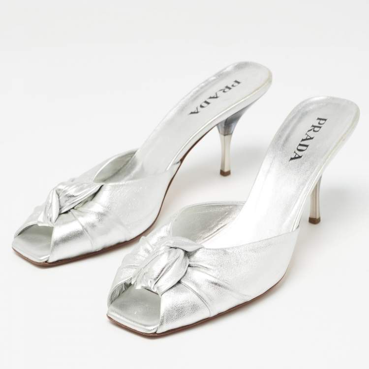 Pre Owned Prada Silver Foil Leather Knotted Square Peep Toe Slide Sandals Size 36