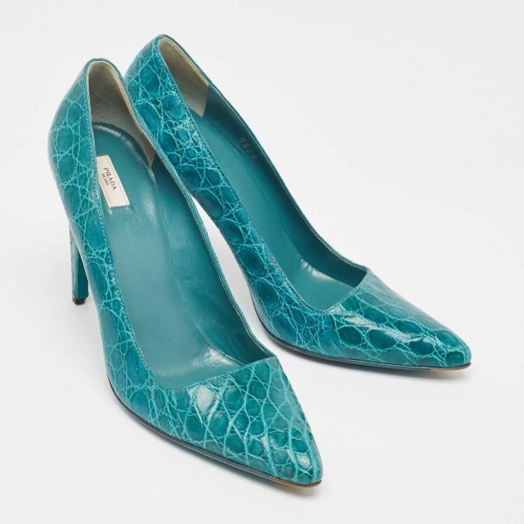 Pre Owned Prada Green Crocodile Pointed Toe Pumps Size 37.5