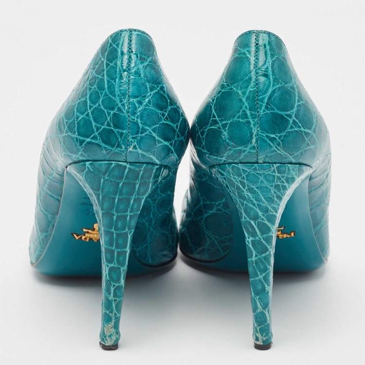 Pre Owned Prada Green Crocodile Pointed Toe Pumps Size 37.5