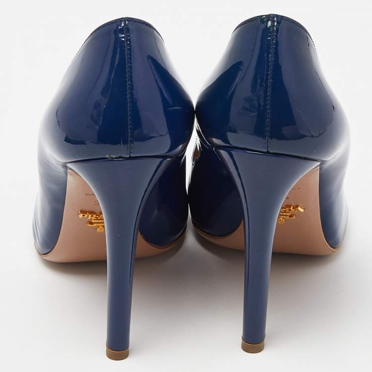Pre Owned Prada  Blue Patent Leather Round Toe  Pumps Size 39.5