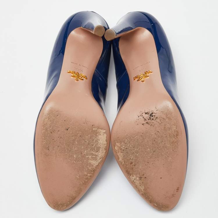 Pre Owned Prada  Blue Patent Leather Round Toe  Pumps Size 39.5