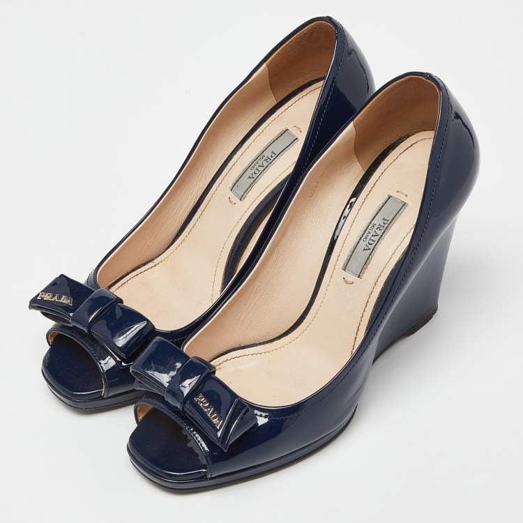 Pre Owned Prada Navy Blue Patent Leather Bow Peep Toe Wedge Pumps Size 37.5