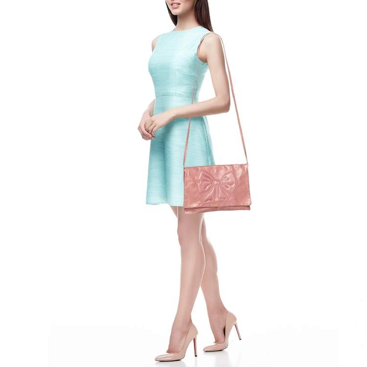 Pre Owned حقيبة كروس بودي فالنتينو أحمر جلد وردي بنقشة فيونكة