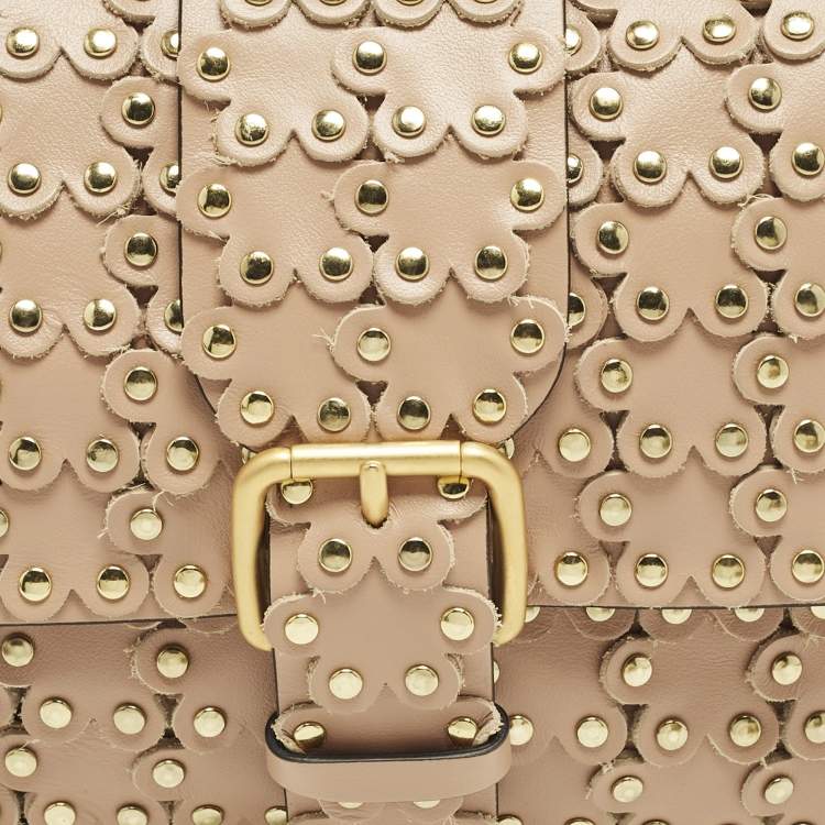 مملوكة مسبقًا حقيبة كتف ريد فالنتينو فلور بازل جلْد بيدْج مزينة بالمسامير