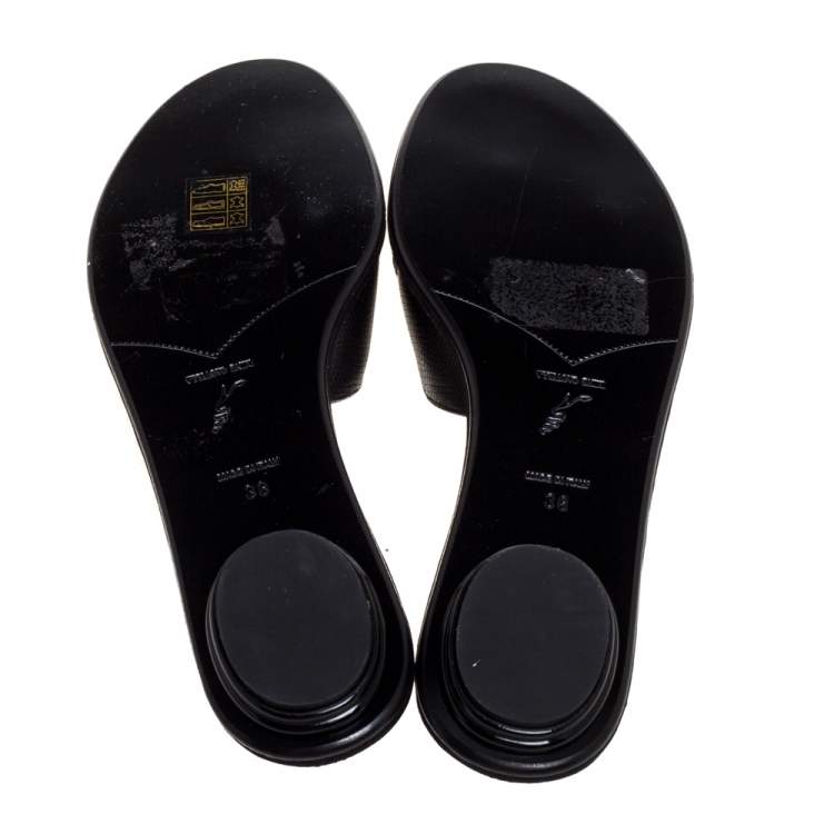 مملوكة مسبقًا René Caovilla Black Satin And Lizard Embossed Leather Flat Slides Size 38
