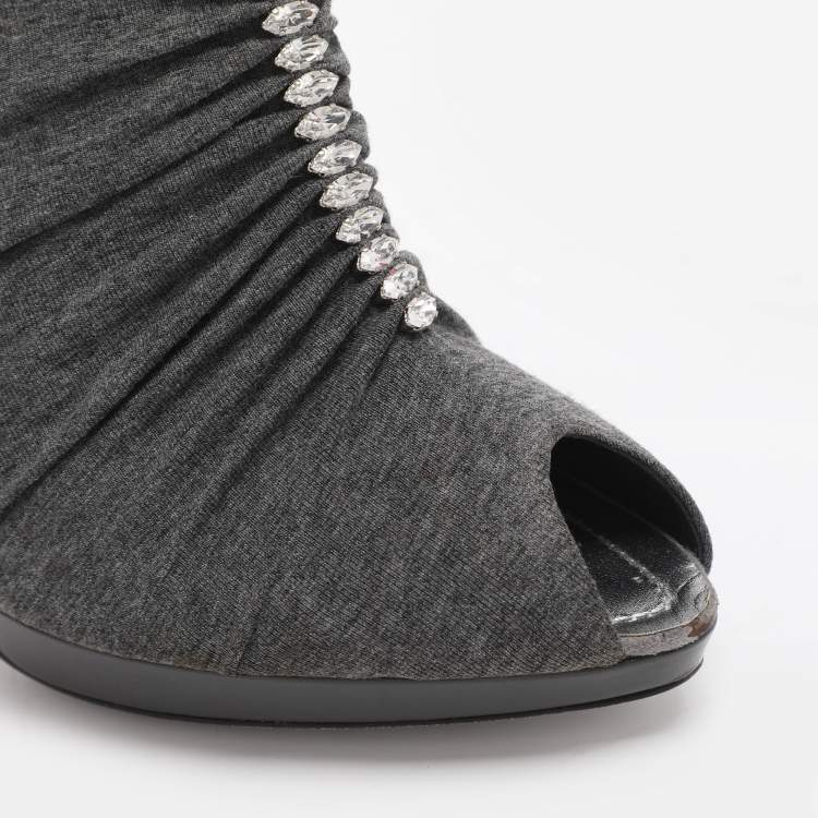 مملوكة مسبقًا René Caovilla Crystal Embellished Size 41 Grey Knit Fabric Booties