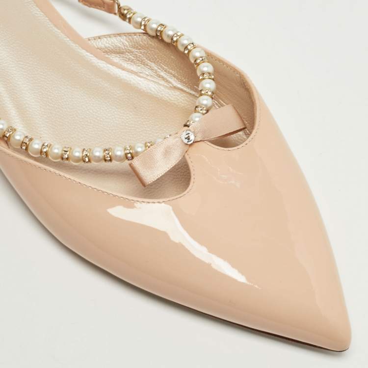 Pre Owned Renè Caovilla Beige Patent Leather Pearl Embellished Pointed Toe Flat Slides Size 38.5