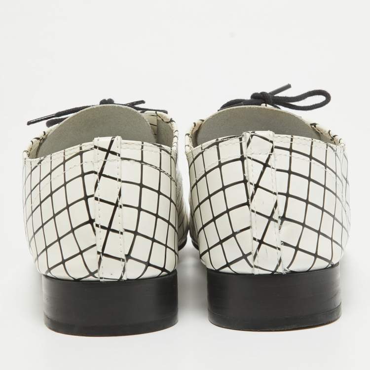 Pre Owned Repetto White/Black Printed Leather Derby Size 39