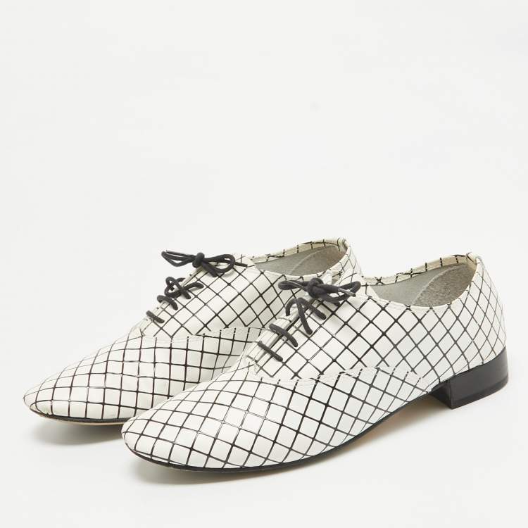 Pre Owned Repetto White/Black Printed Leather Derby Size 39
