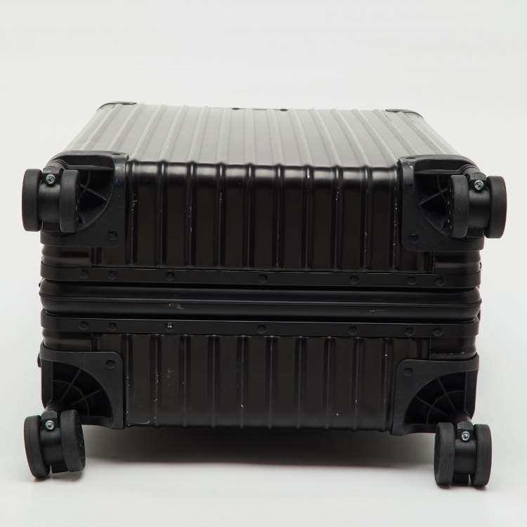 مملوكة مسبقًا حقيبة ريموا سوداء من البولي كربونات مقصورة صغيرة ٤٥