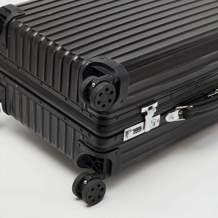 مملوكة مسبقًا حقيبة ريموا سوداء من البولي كربونات مقصورة صغيرة ٤٥