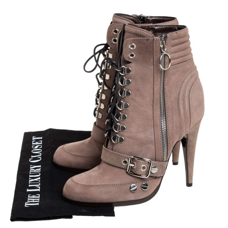 مملوكة مسبقًا Roberto Cavalli Grey Nubuck Round-Toe Lace-Up Boots Size 39